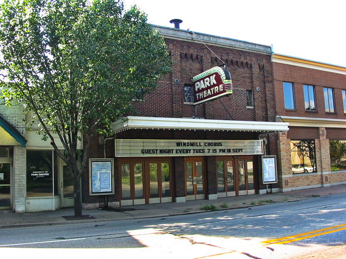 Park Theatre - Sept 2002 Photo (newer photo)